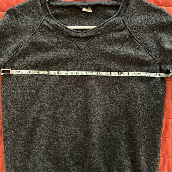 J Crew Merino Wool Grey Womens Sweater, tagged Size Large fits like Medium - Picture 7 of 8